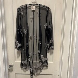 Haute Project Los Angeles Sheer Floral Embroidered Kimono Robe Shawl Medium